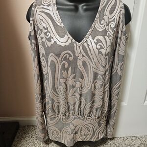 VENUS Elegant Gray and Rose Gold Floral Blouse